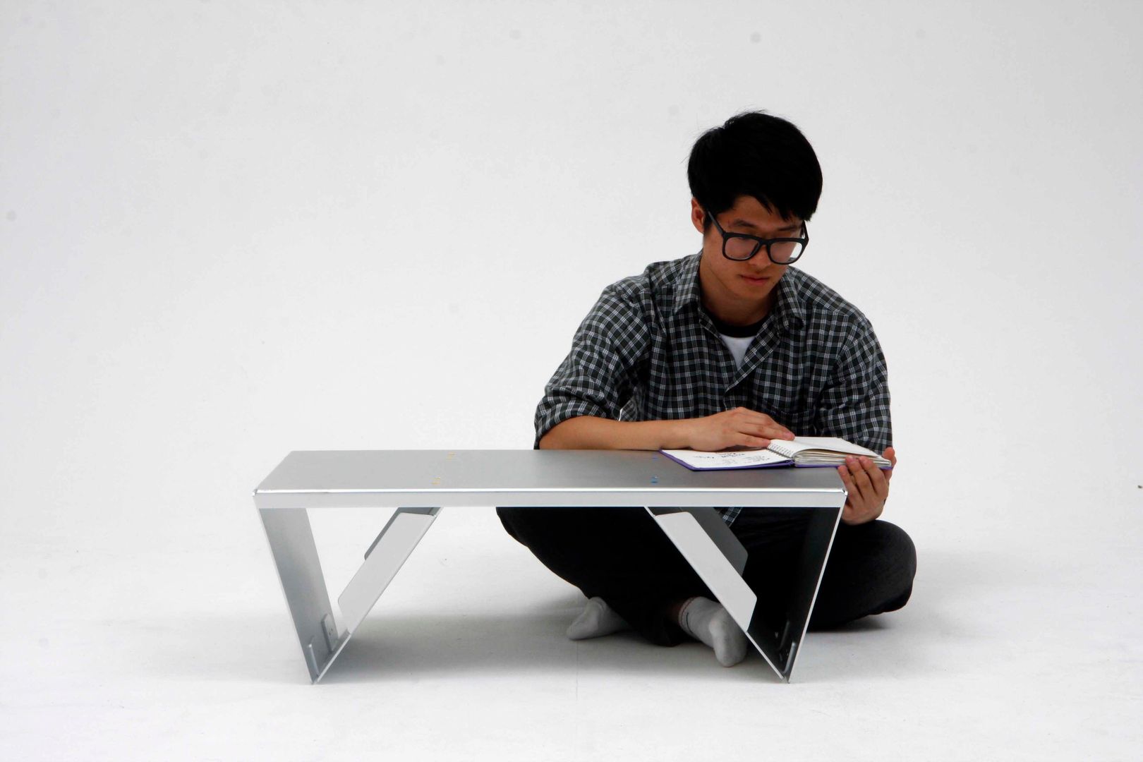 W-Table, Kimtaehwan Kimtaehwan Industriale Wohnzimmer Hocker und Stühle