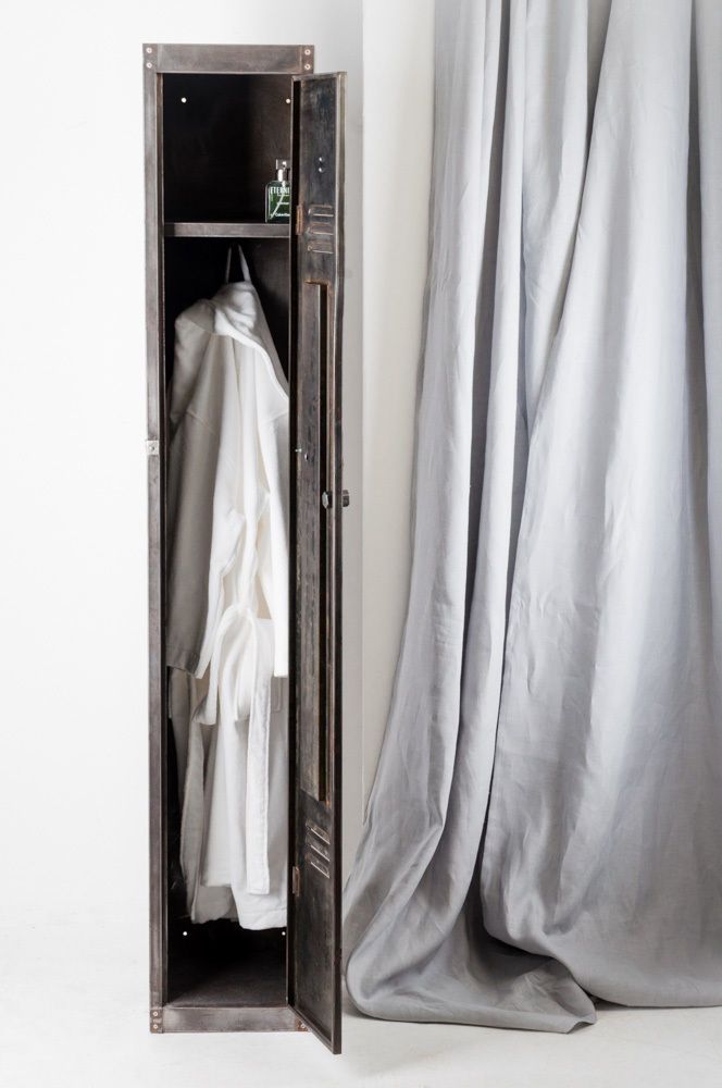 homify Phòng ngủ phong cách công nghiệp Wardrobes & closets