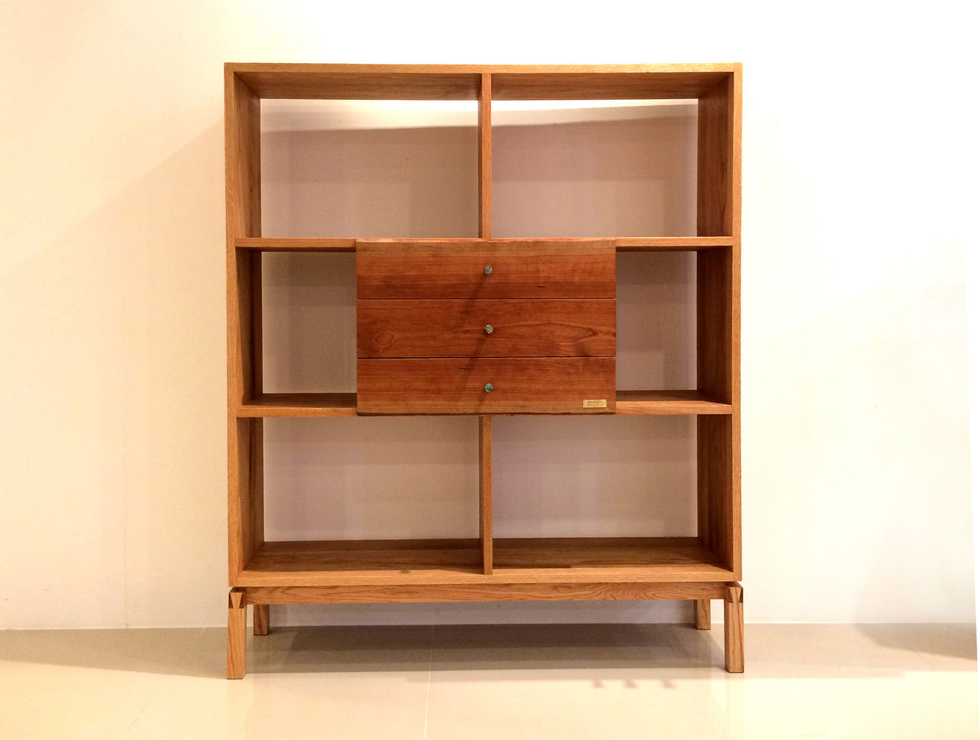 OAK, CHERRY STORGE, MOKNEE MOKNEE Modern living room Storage