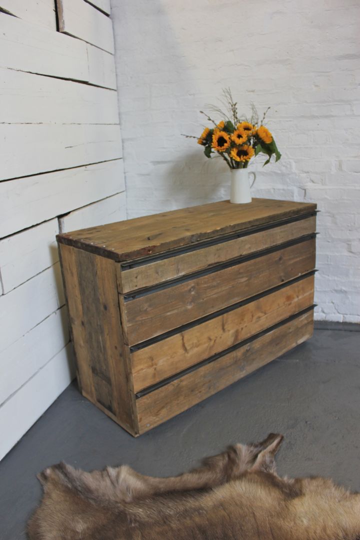 Natural Reclaimed Scaffolding Board Chest of Drawers with Angular Steel Handles - Bespoke Urban Furniture by www.inspiritdeco.com homify Industrial style dressing rooms Storage