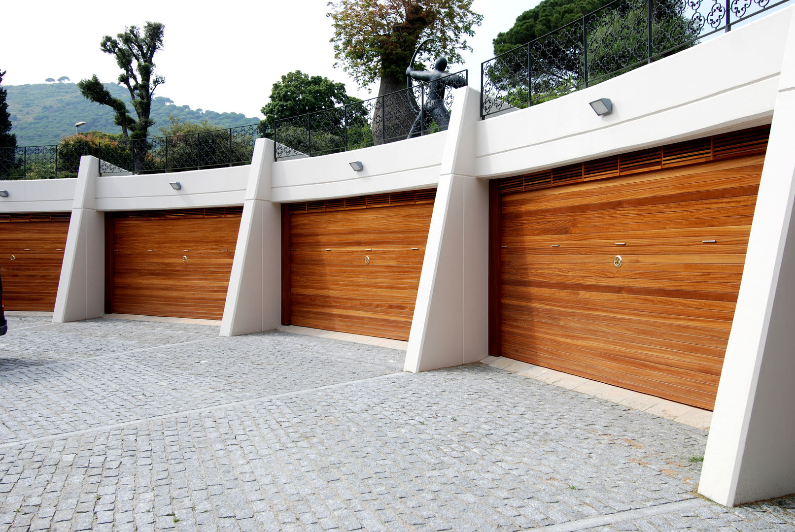 Garage façade FG ARQUITECTES Modern garage/shed