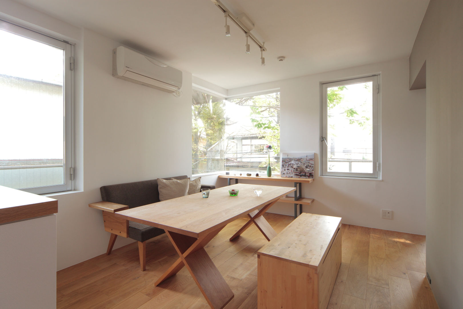 KUGAHARA HOUSE (久が原の家), TATO DESIGN：タトデザイン株式会社 TATO DESIGN：タトデザイン株式会社 Salon scandinave