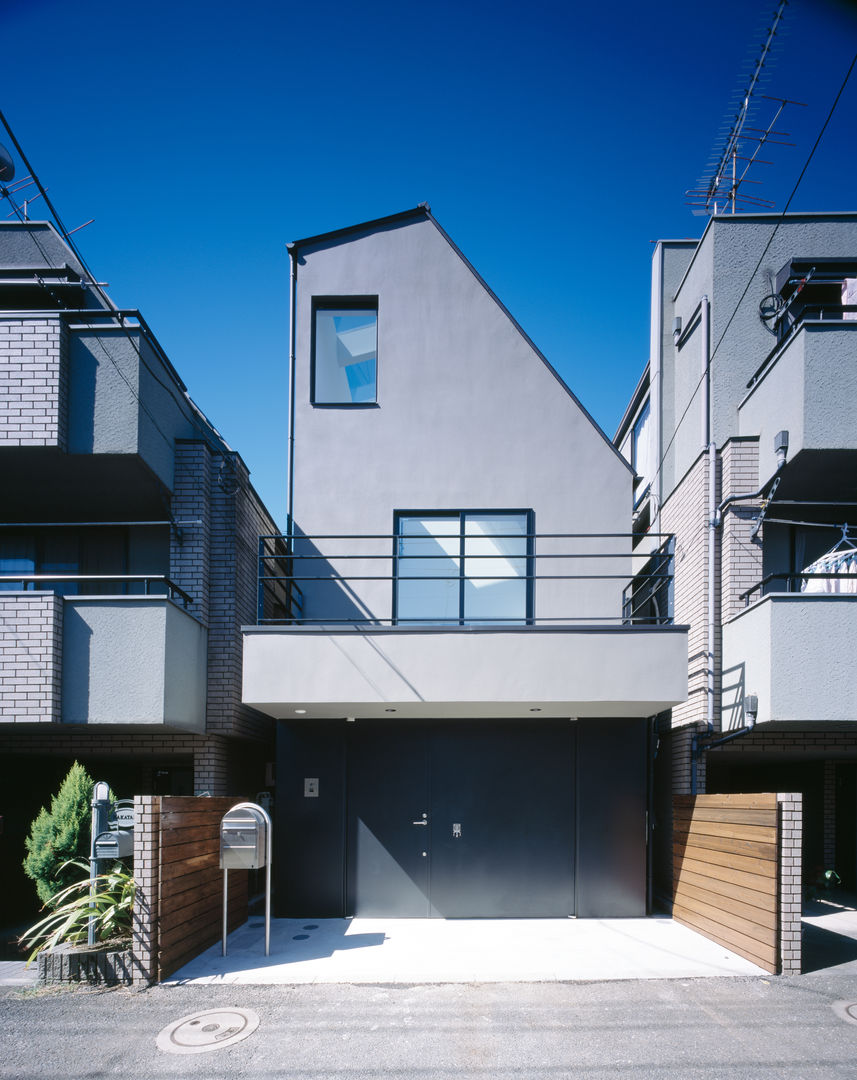 天窓のある家, 高橋直子建築設計事務所 高橋直子建築設計事務所 Minimalist houses