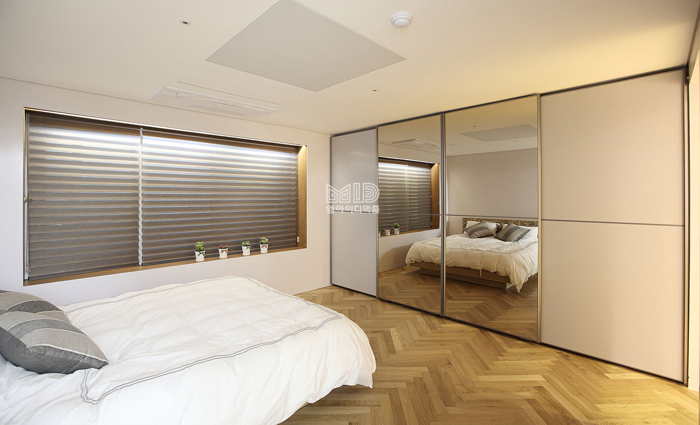 경기도 과천시 원문동 삼성래미안 슈르아파트 50평형, MID 먹줄 MID 먹줄 Mediterranean style bedroom