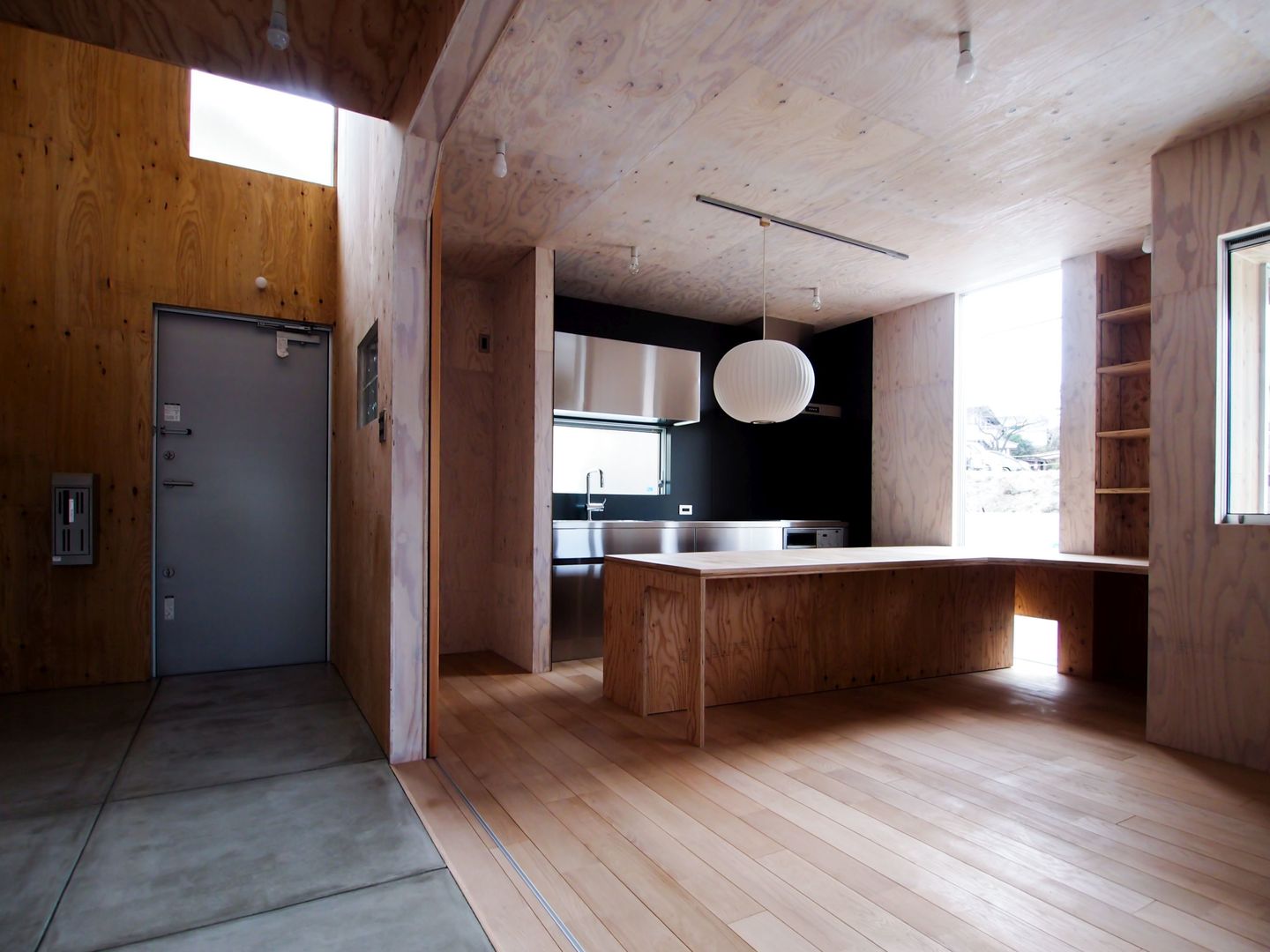 1950-house, AtelierorB AtelierorB Industrial style kitchen Plywood
