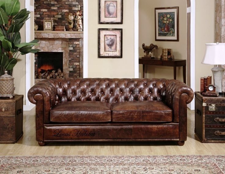 Chesterfield Sofa from Locus Habitat Locus Habitat Salon classique Canapés & Fauteuils