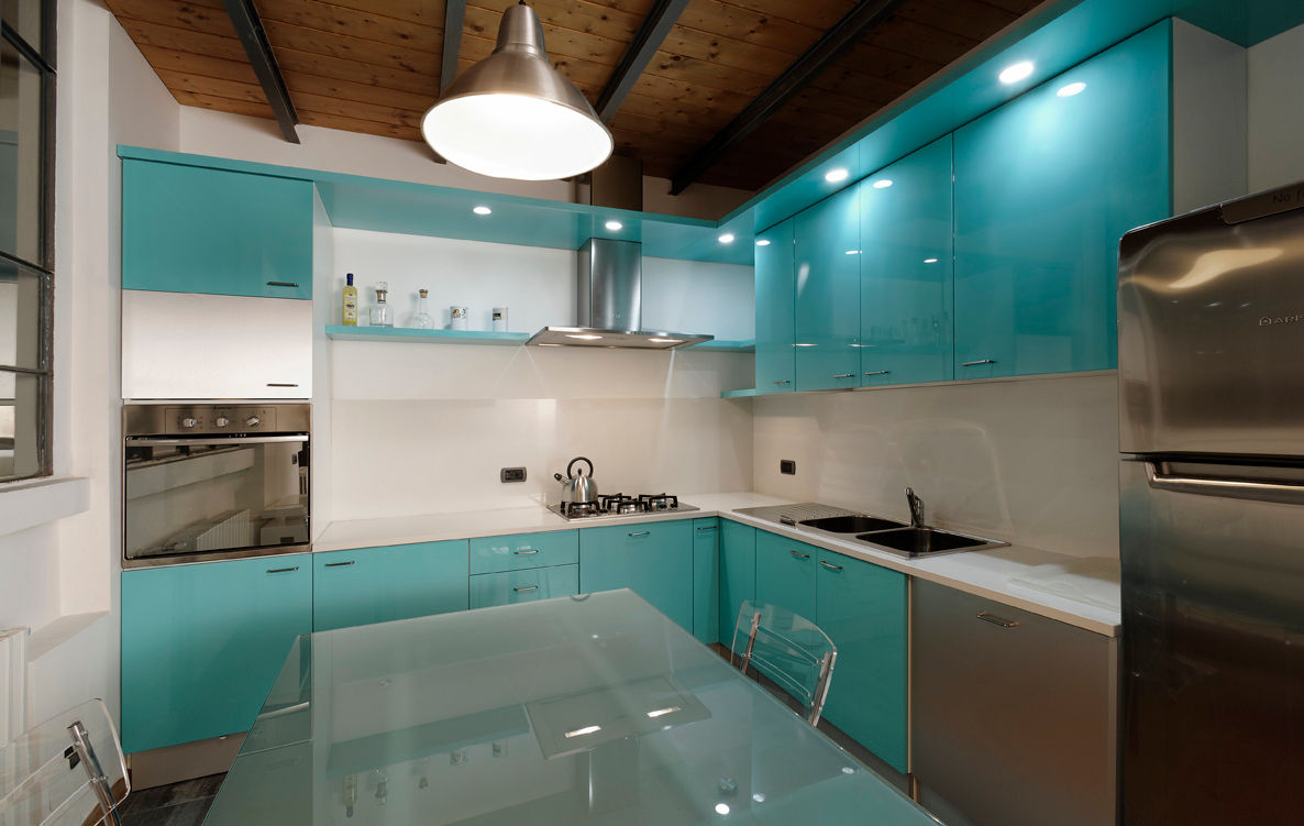 Loft a Milano; zona Ripa Ticinese, Studio Arch. Matteo Calvi Studio Arch. Matteo Calvi Modern kitchen