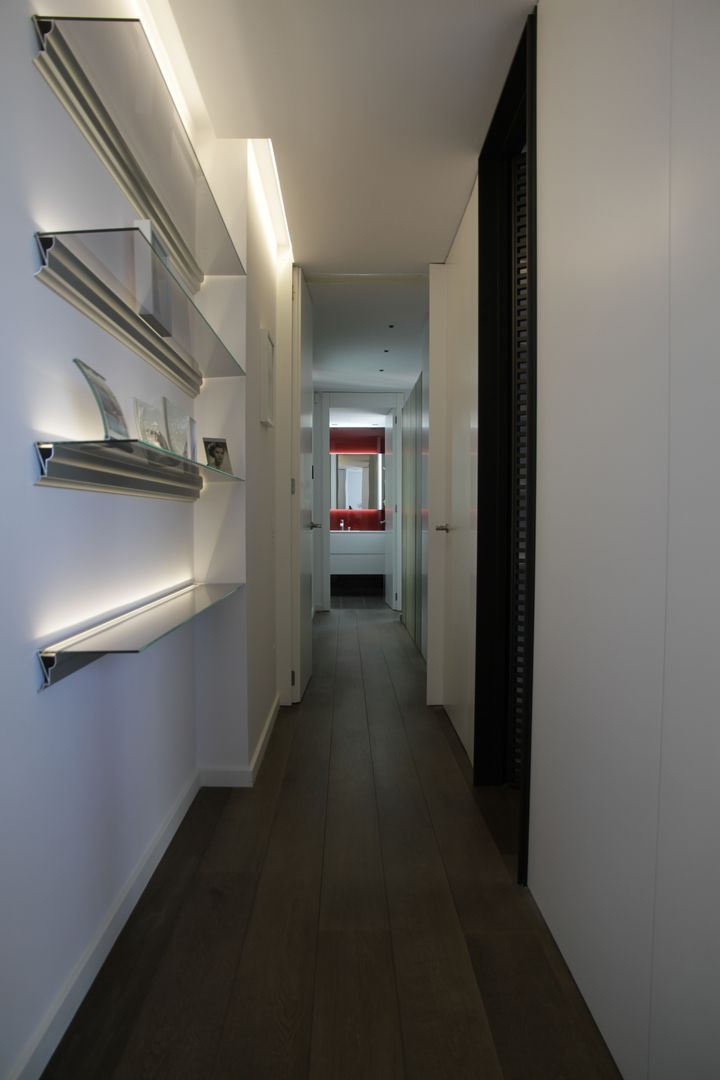 corridor FG ARQUITECTES Corredores, halls e escadas modernos