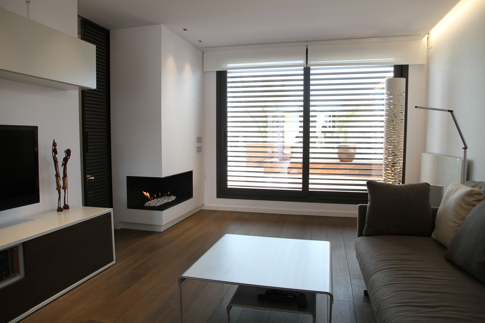 Living room FG ARQUITECTES Salas de estar modernas