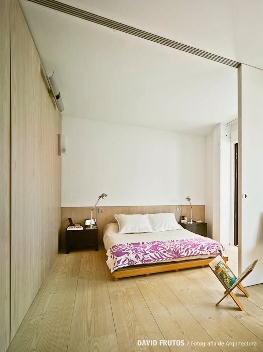 CASA LL, Manuel Ocaña Architecture and Thought Production Office Manuel Ocaña Architecture and Thought Production Office Kamar Tidur Gaya Skandinavia