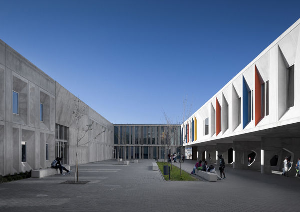 Escola Secundária Braamcamp Freire, CVDB Arquitectos CVDB Arquitectos Espacios comerciales Escuelas