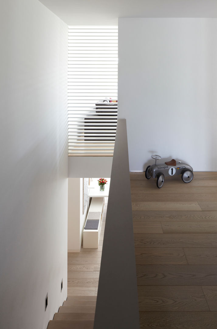 Mehrfamilienhaus_H, Fachwerk4 | Architekten BDA Fachwerk4 | Architekten BDA 모던스타일 복도, 현관 & 계단