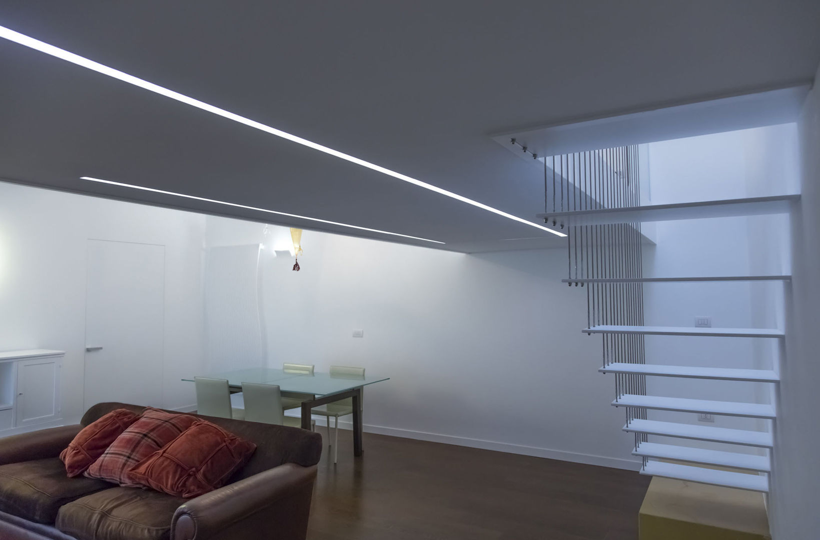 Casa T2A, EStudio Architettura EStudio Architettura Minimalist living room Lighting