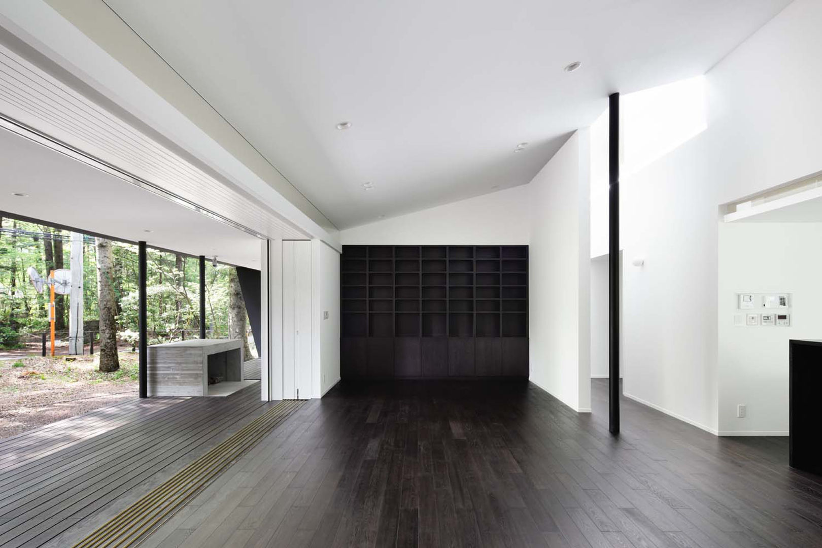 018軽井沢Cさんの家, atelier137 ARCHITECTURAL DESIGN OFFICE atelier137 ARCHITECTURAL DESIGN OFFICE Living room Wood Wood effect