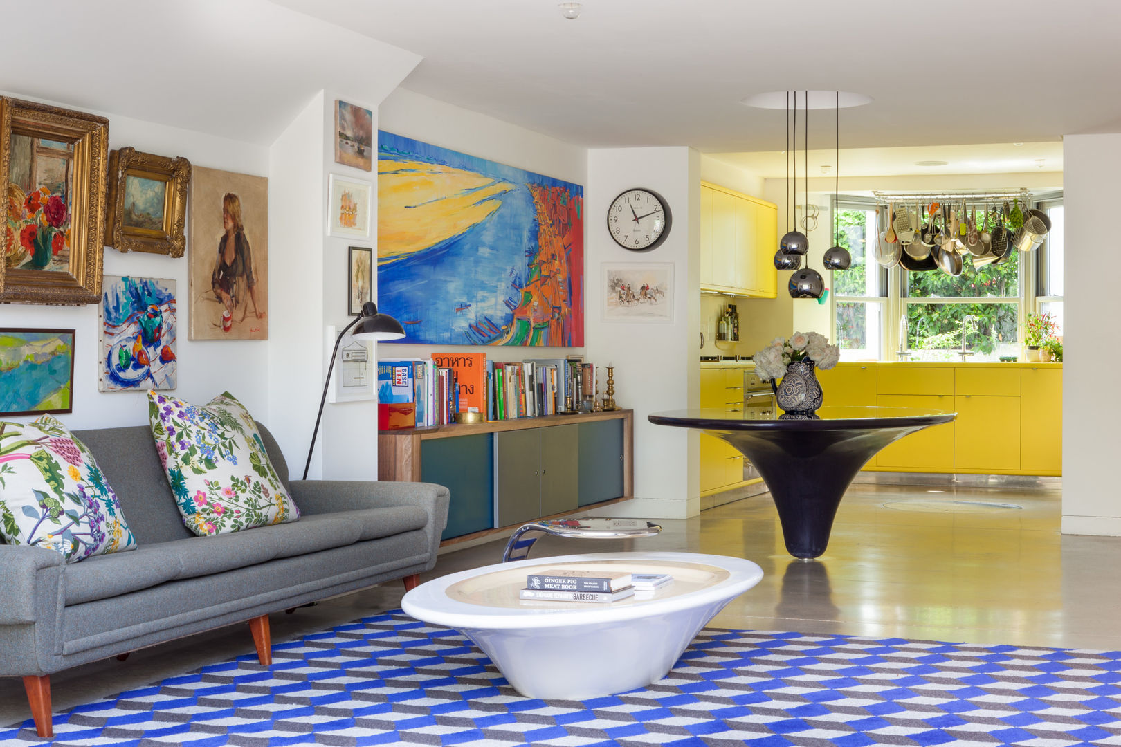 homify Salas de estar modernas