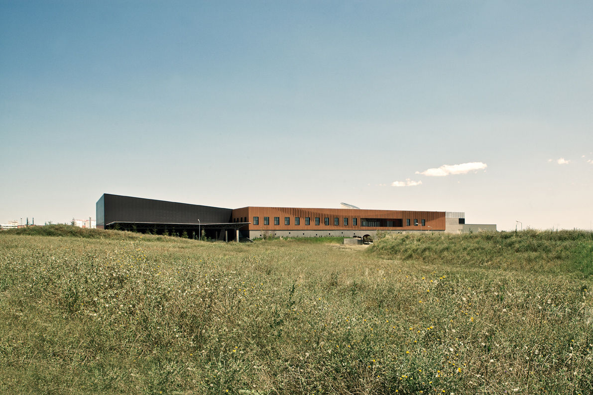 Doluca Winery, SANALarc SANALarc Bodegas de estilo moderno