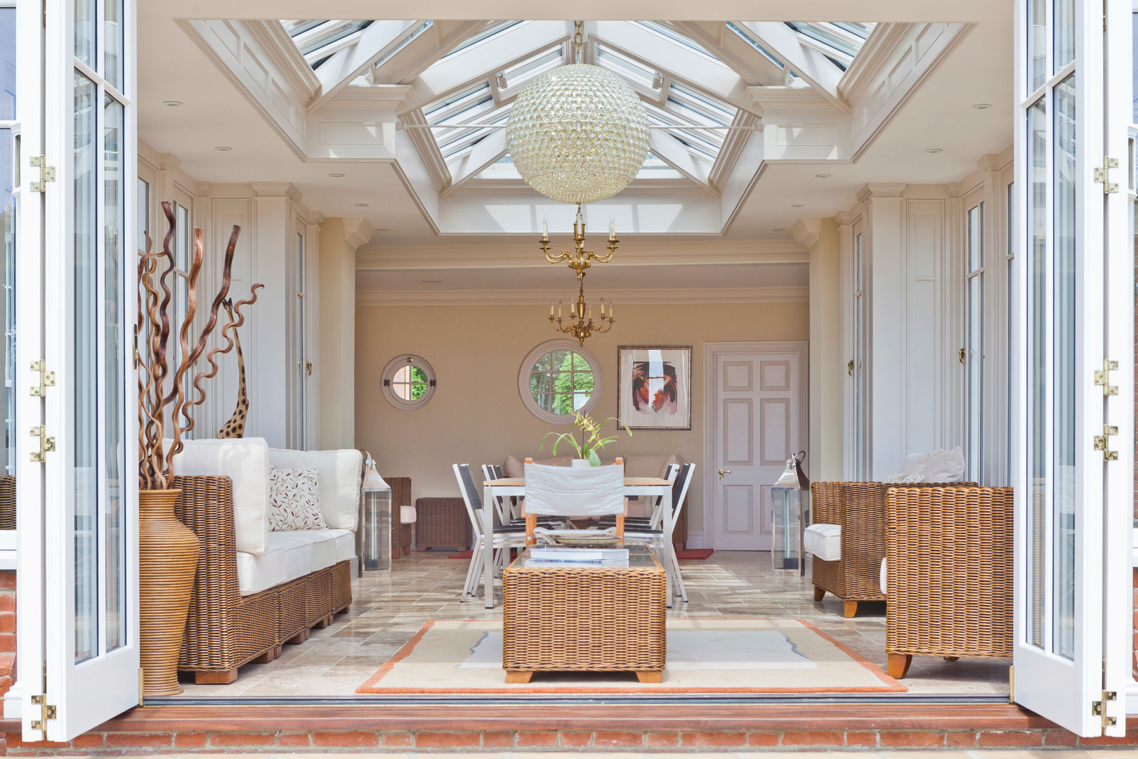 A Light Filled Sitting Room Conservatory Vale Garden Houses Jardines de invierno de estilo clásico