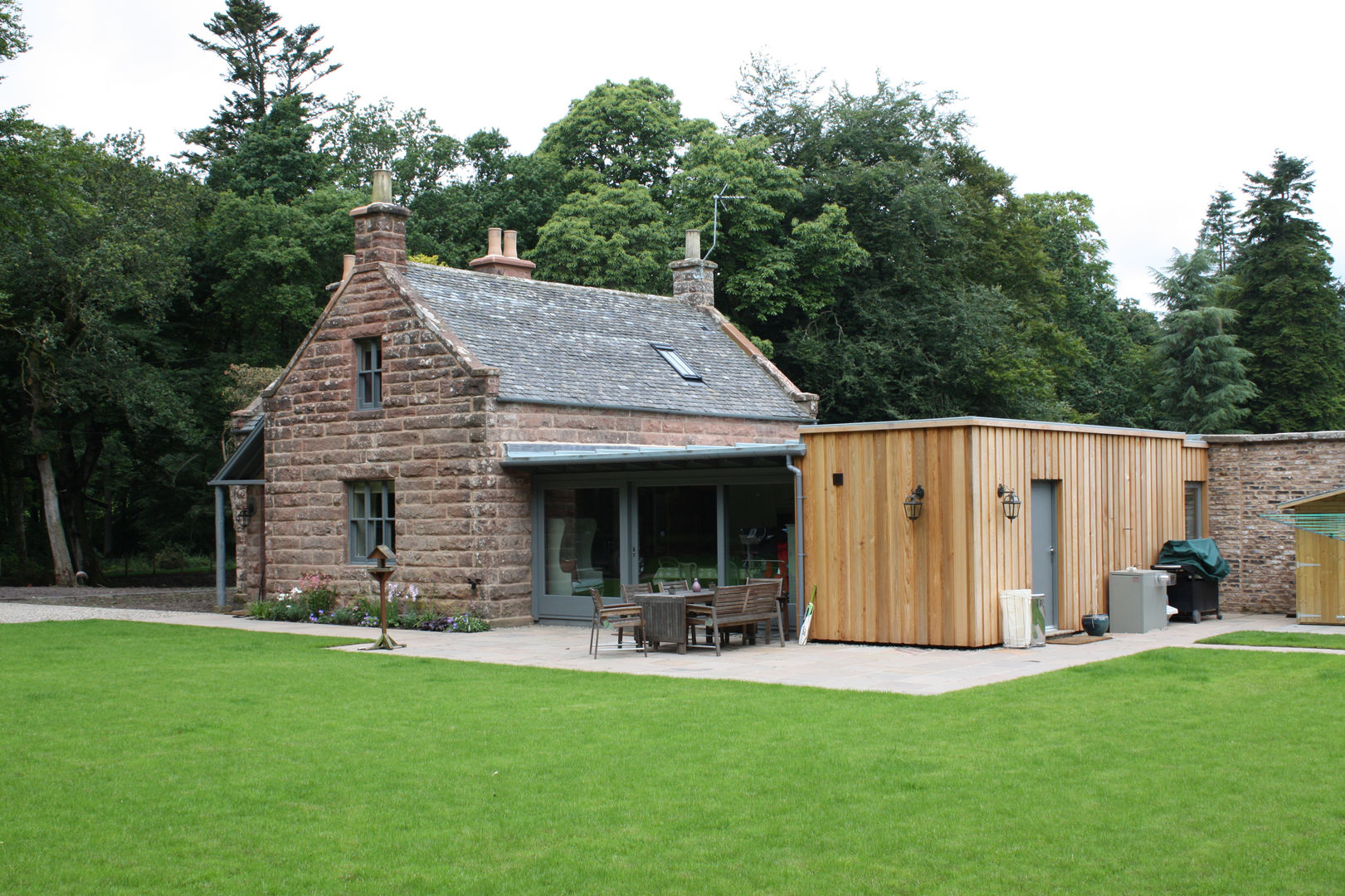 Front Elevation Architects Scotland Ltd Casas modernas