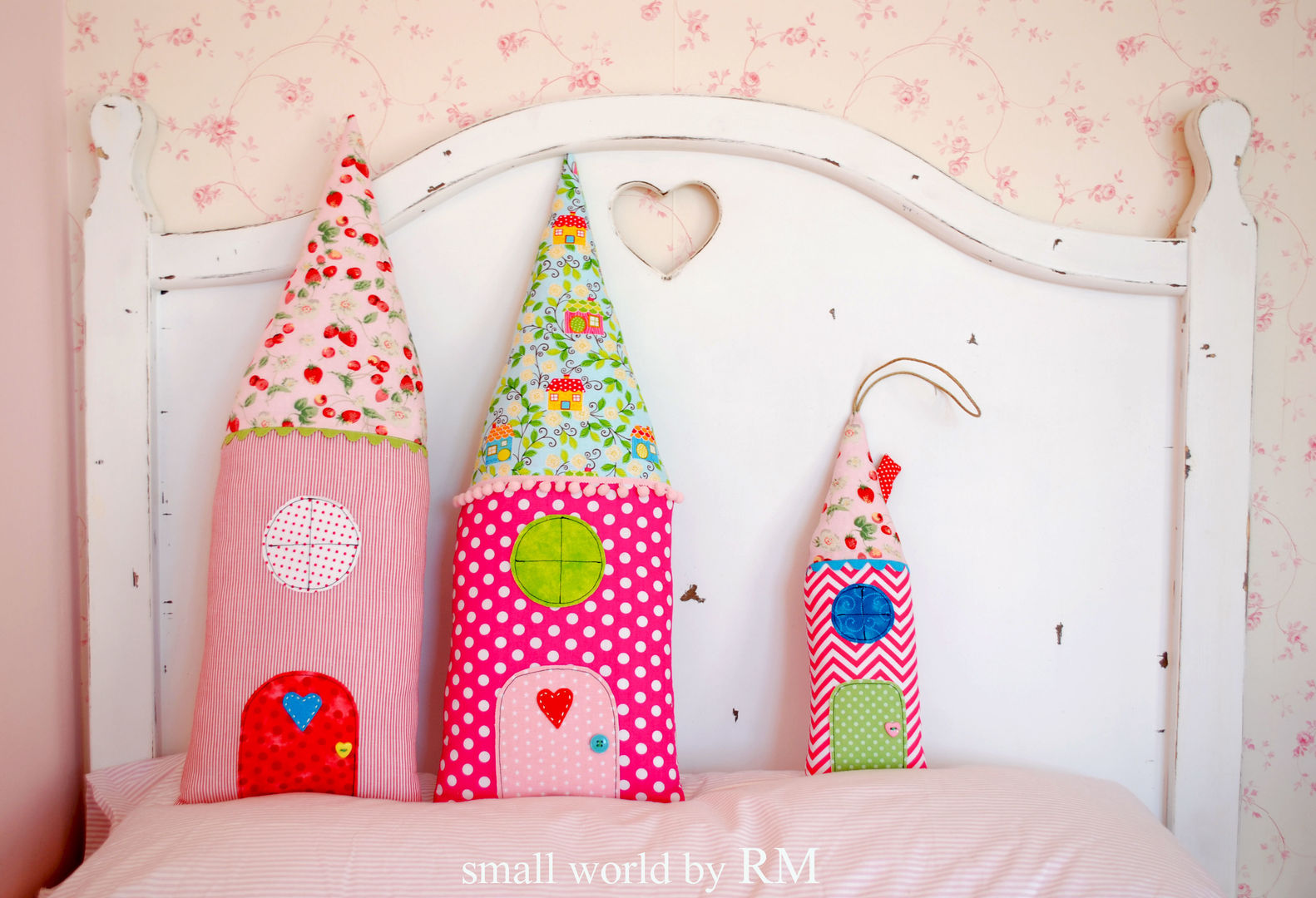 Cojines Casa, Mundo Raquel Mundo Raquel Scandinavian style nursery/kids room Beds & cribs