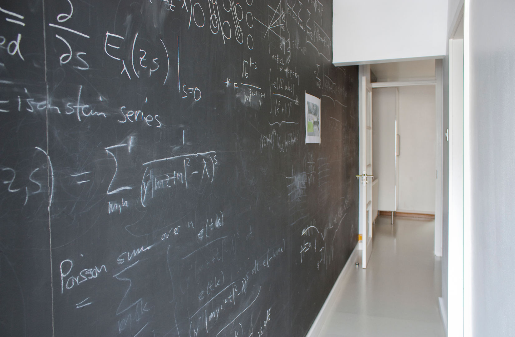 Blackboard in Architect's House in Bristol by DHV Architects Dittrich Hudson Vasetti Architects Modern corridor, hallway & stairs