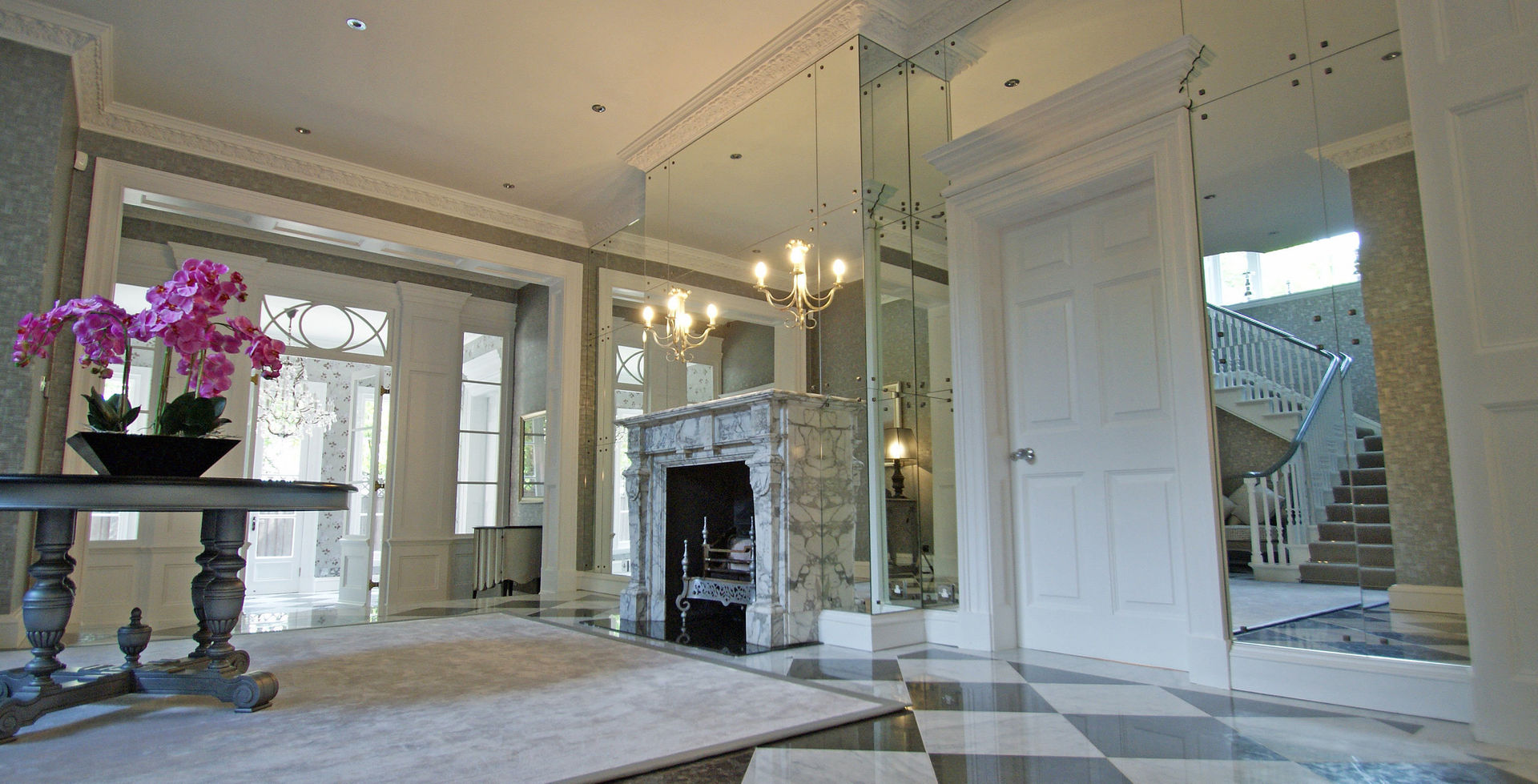 Art Deco Mirrored Foyer, Entrance Hall Mirrorworks, The Antique Mirror Glass Company Modern corridor, hallway & stairs