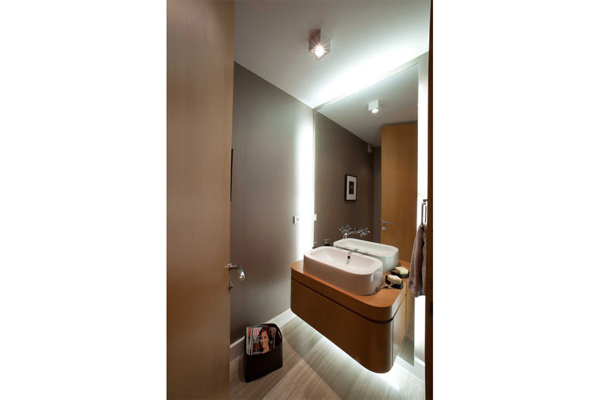 homify Modern Banyo