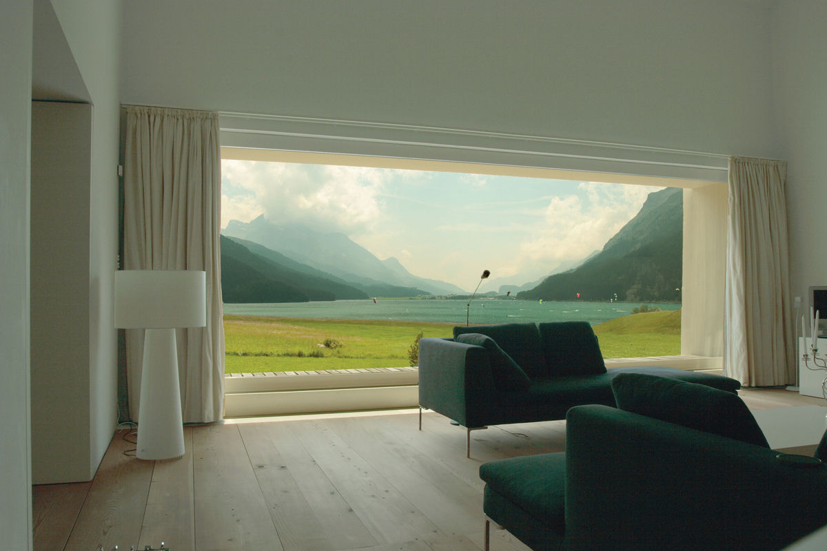Stunning lake-side views homify Cửa sổ & cửa ra vào phong cách hiện đại Window decoration