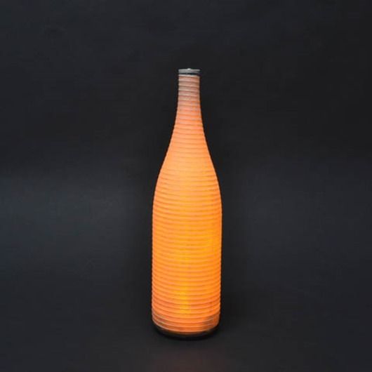 Wine Bottle Lamp (A Japanese paper light) Rin crossing Cozinhas modernas Iluminação