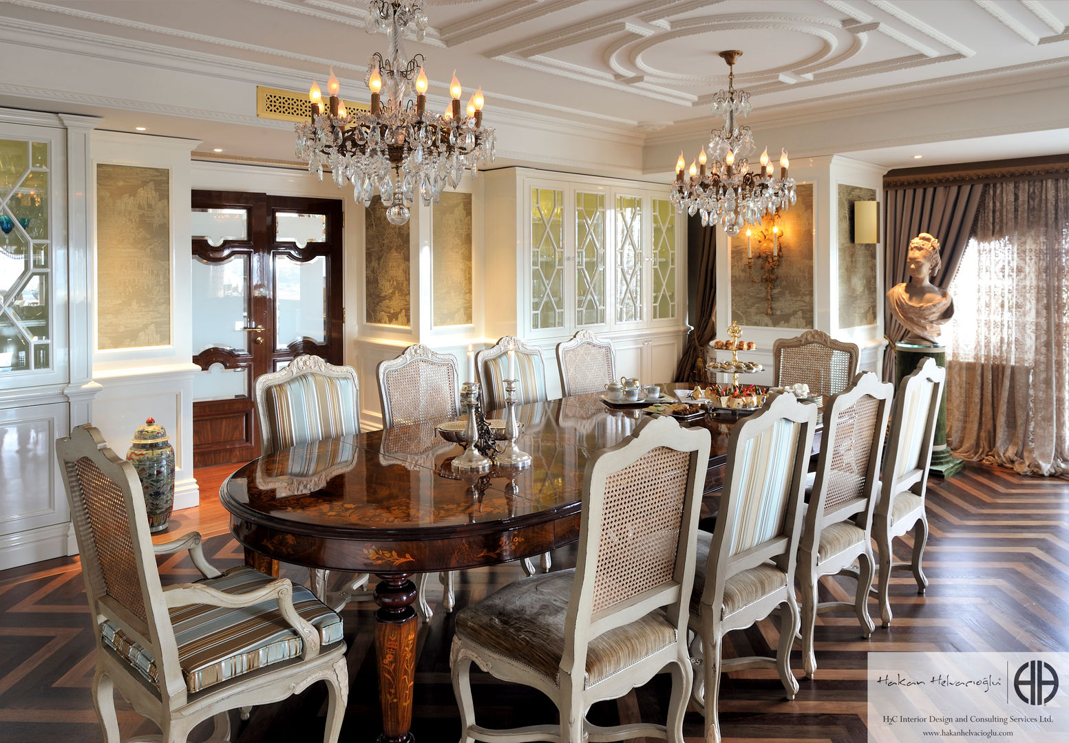 homify Classic style dining room