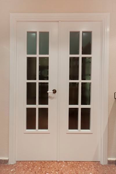 Carpinteria general en Piso de Valencia, MUDEYBA S.L. MUDEYBA S.L. Classic style doors Doors