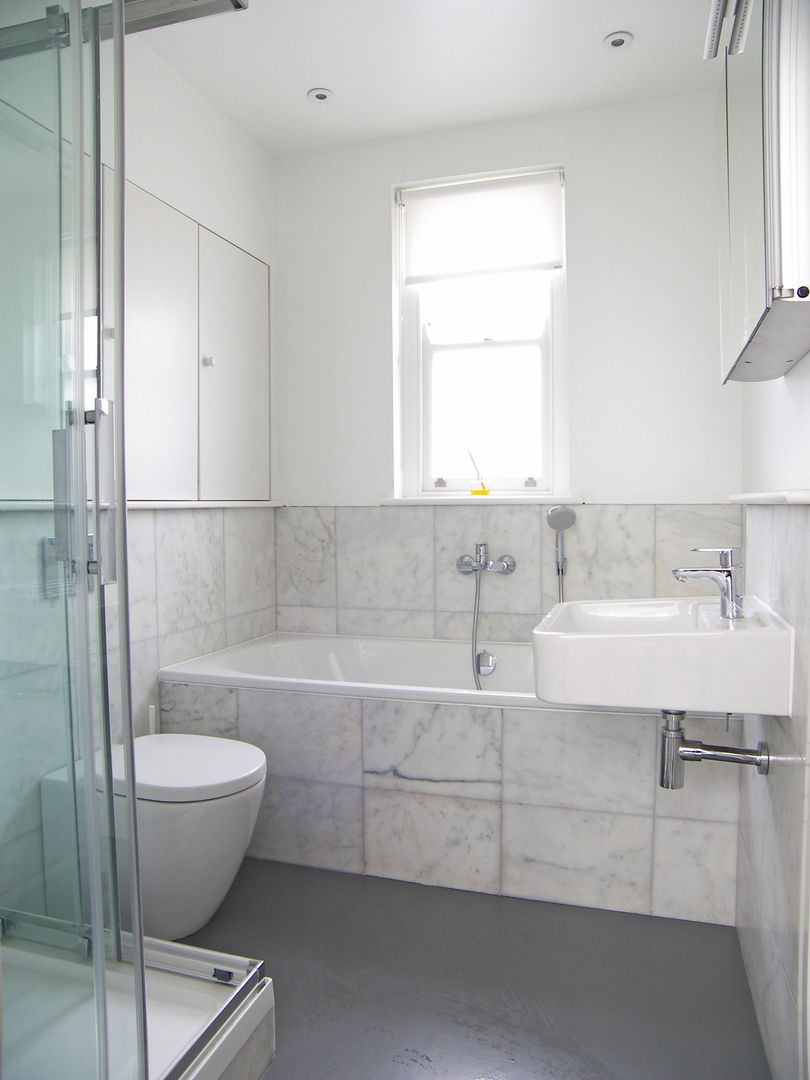 House for a mathematician in Bristol Dittrich Hudson Vasetti Architects Modern bathroom