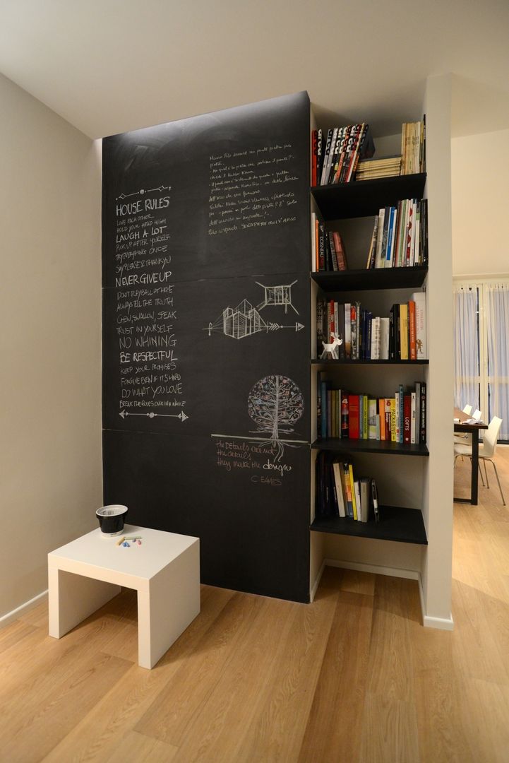 Ispirazione nordica, ministudio architetti ministudio architetti Minimalist living room TV stands & cabinets