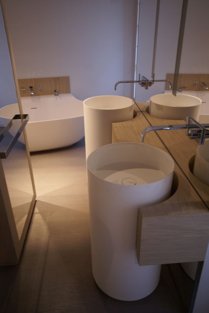 Appartement Paris VI, Atelier TO-AU Atelier TO-AU Modern style bathrooms