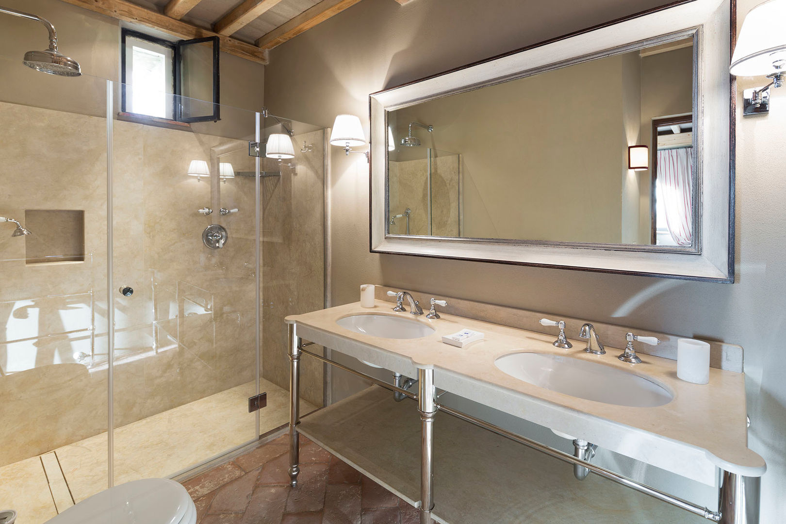 Gaiole in Chianti, Toscana, Arlene Gibbs Décor Arlene Gibbs Décor Casas de banho rústicas