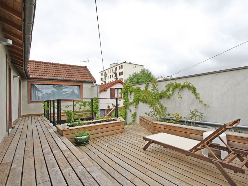 Pavillon transformé en loft, BuroBonus BuroBonus Eclectic style balcony, veranda & terrace