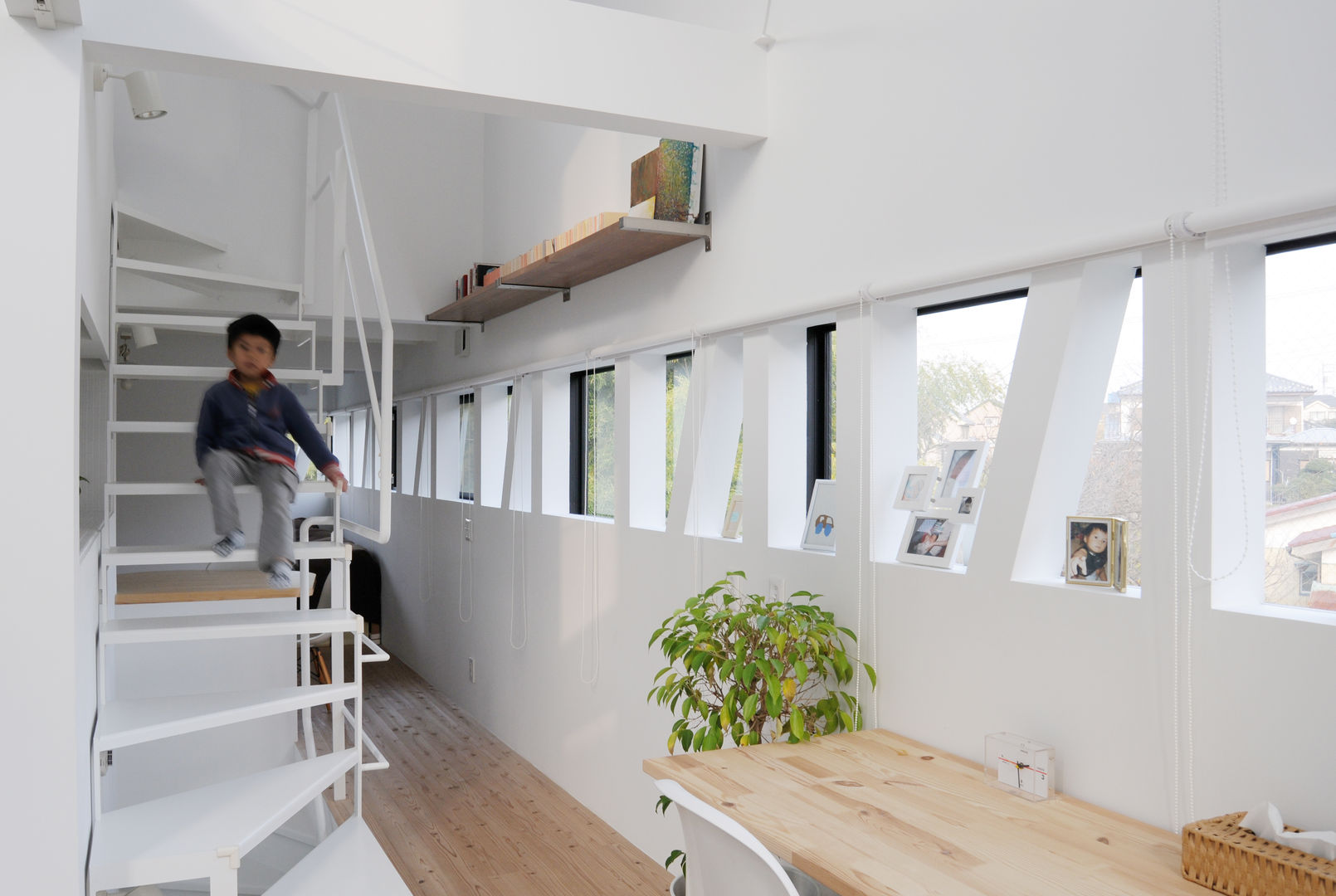 Living room 株式会社小島真知建築設計事務所 / Masatomo Kojima Architects Salones de estilo moderno