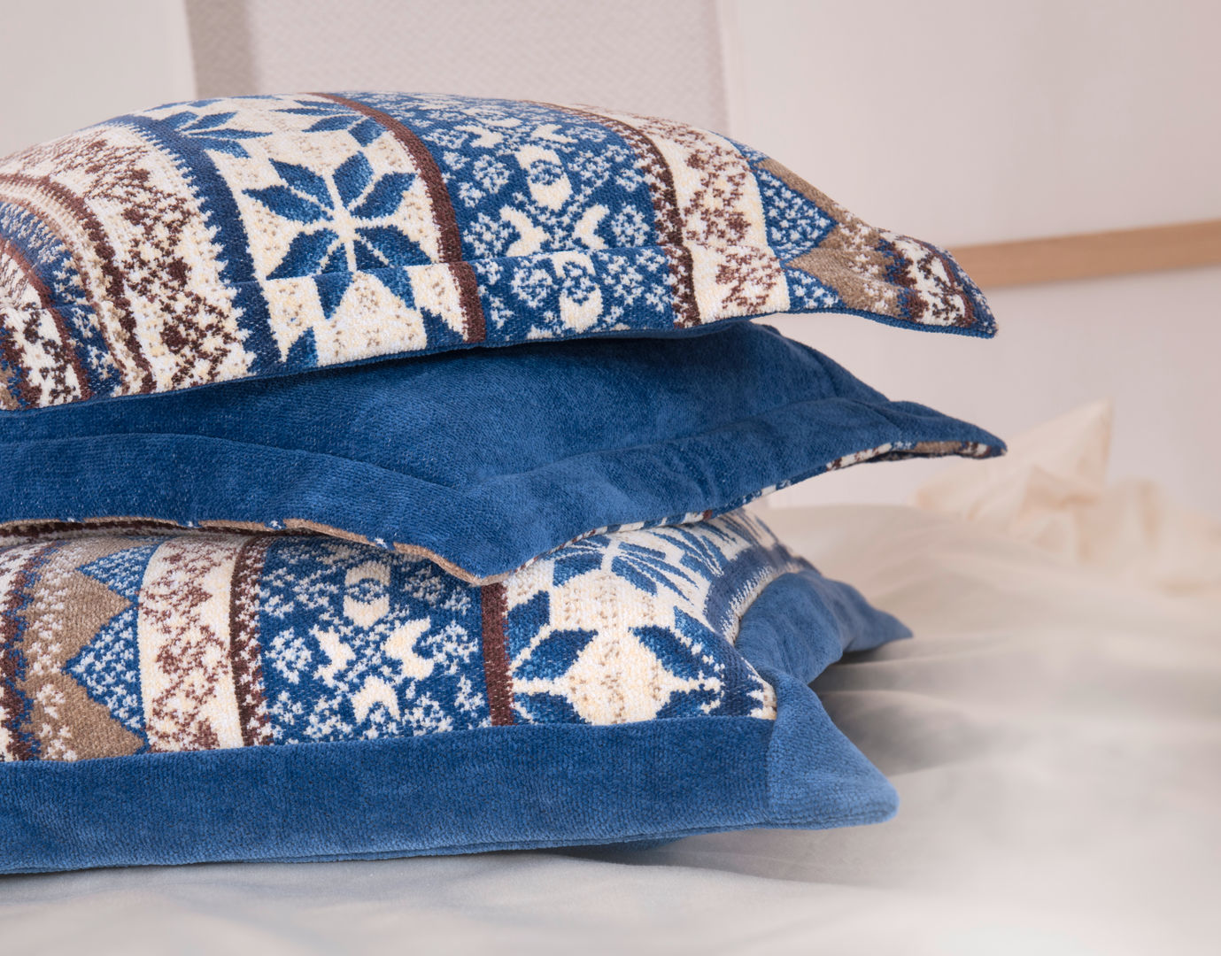 FEILER – winterliche Behaglichkeit mit BALTIC BLUE, FEILER FEILER Salas de estar escandinavas Acessórios e Decoração