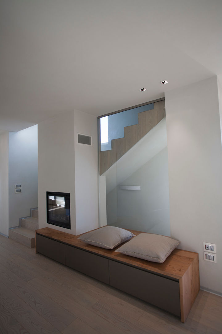 CASA GI, marco.sbalchiero/interior.design marco.sbalchiero/interior.design 모던스타일 복도, 현관 & 계단