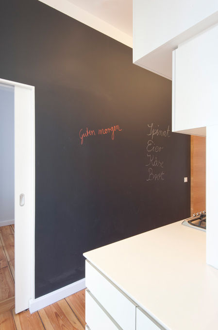 Ein "Kubus" schafft neue Räume, Eyrich Hertweck Architekten Eyrich Hertweck Architekten Modern style kitchen