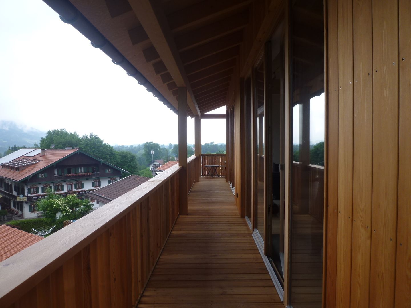 Haus in den Bergen , peter glöckner architektur peter glöckner architektur Balcone, Veranda & Terrazza in stile rurale