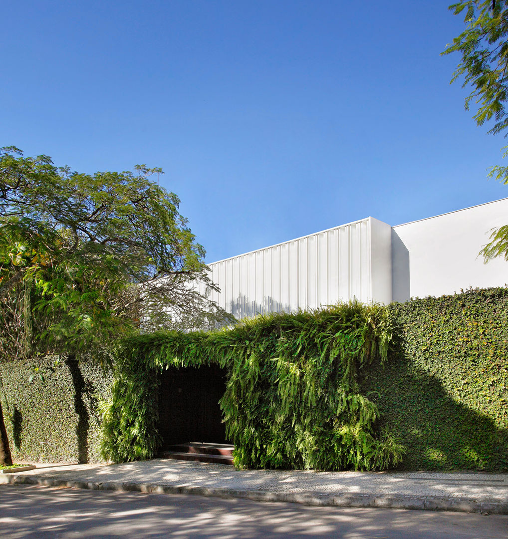 Residência Brise, Gisele Taranto Arquitetura Gisele Taranto Arquitetura Casas de estilo moderno