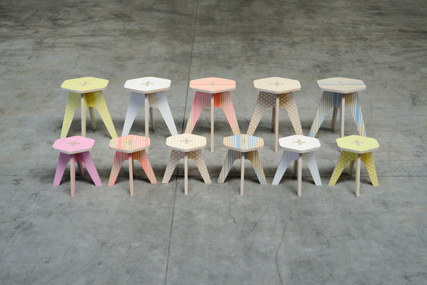 homify Minimalist living room Stools & chairs