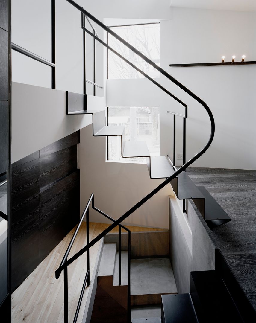 balena, 筒井紀博空間工房/KIHAKU tsutsui TOPOS studio 筒井紀博空間工房/KIHAKU tsutsui TOPOS studio Eclectic corridor, hallway & stairs