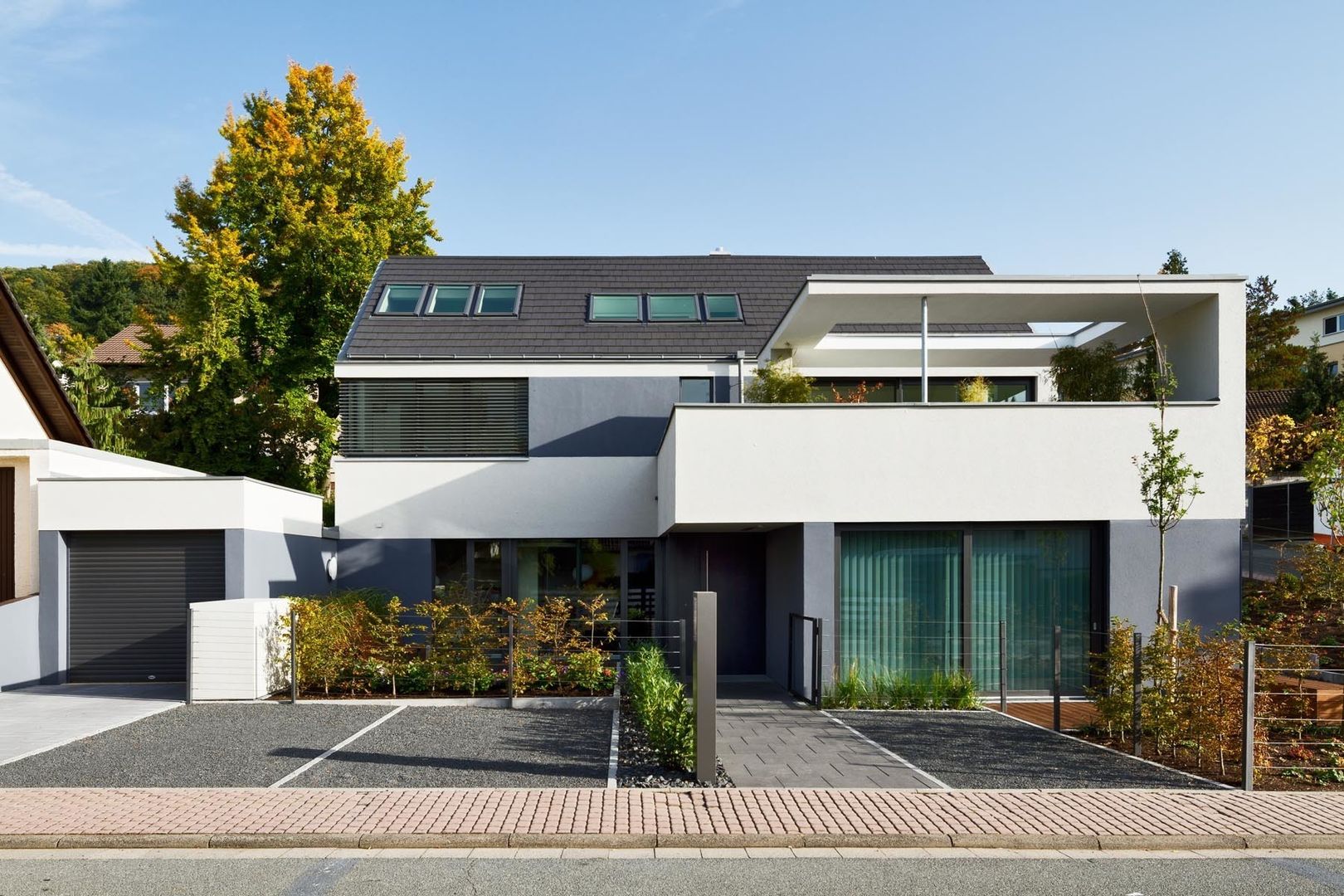 Wohnhaus mit Praxis, Claus + Pretzsch Architekten BDA Claus + Pretzsch Architekten BDA Modern houses