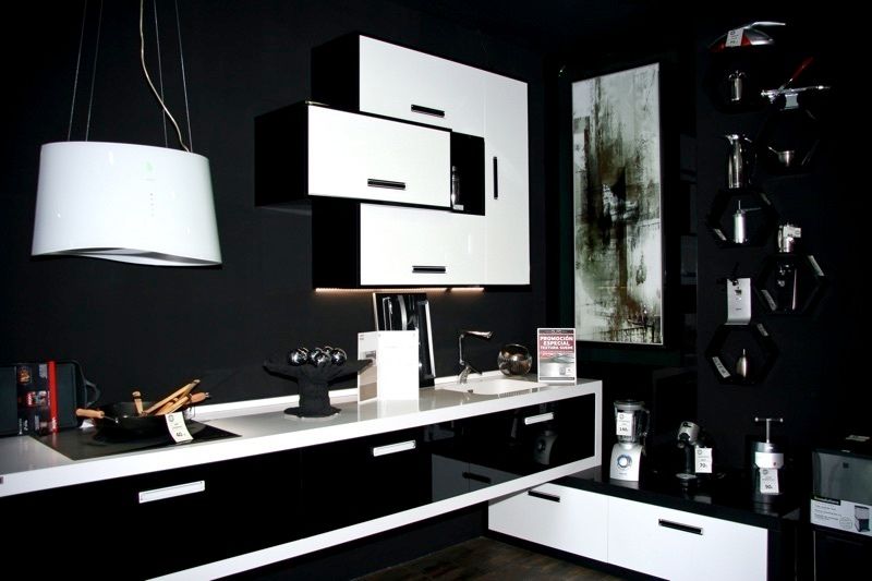 cocina BLACK AND WHITE, spazio kitchen spazio kitchen Bedrijfsruimten Winkelruimten