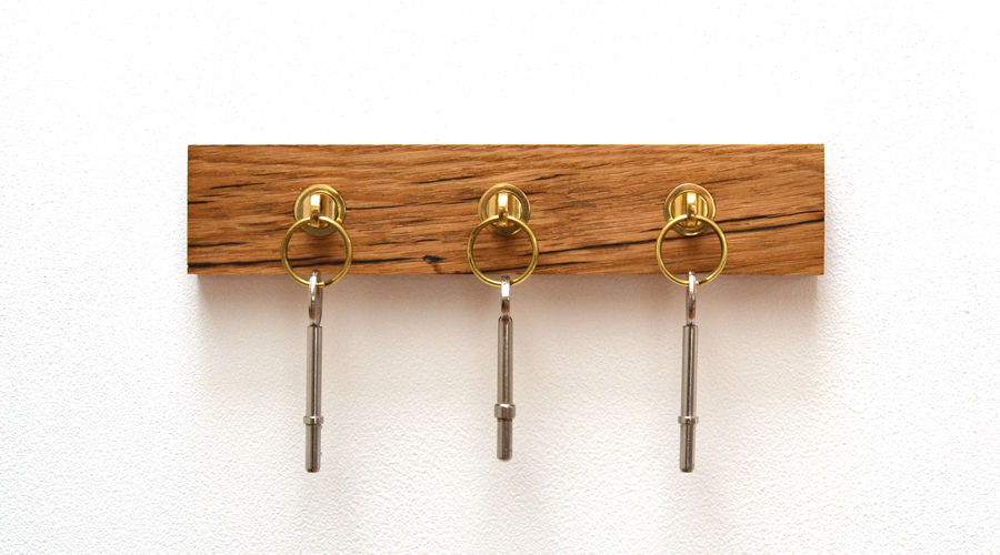 RECLAIMED FRENCH OAK KEY HOLDER WITH SOLID BRASS KEY FOBS, Jam Furniture Jam Furniture Koridor & Tangga Modern Storage