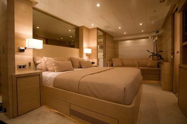 YACHT COUACH - HUBLER, HUBLER HUBLER Yachts & jets