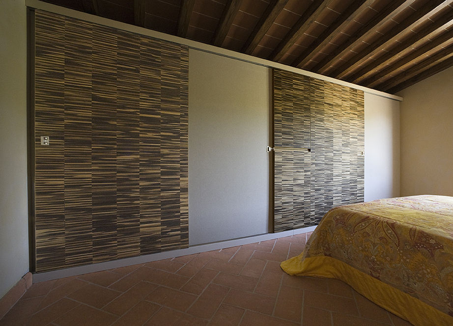 Camere da letto, Arredamenti Caneschi srl Arredamenti Caneschi srl Bedroom Wardrobes & closets