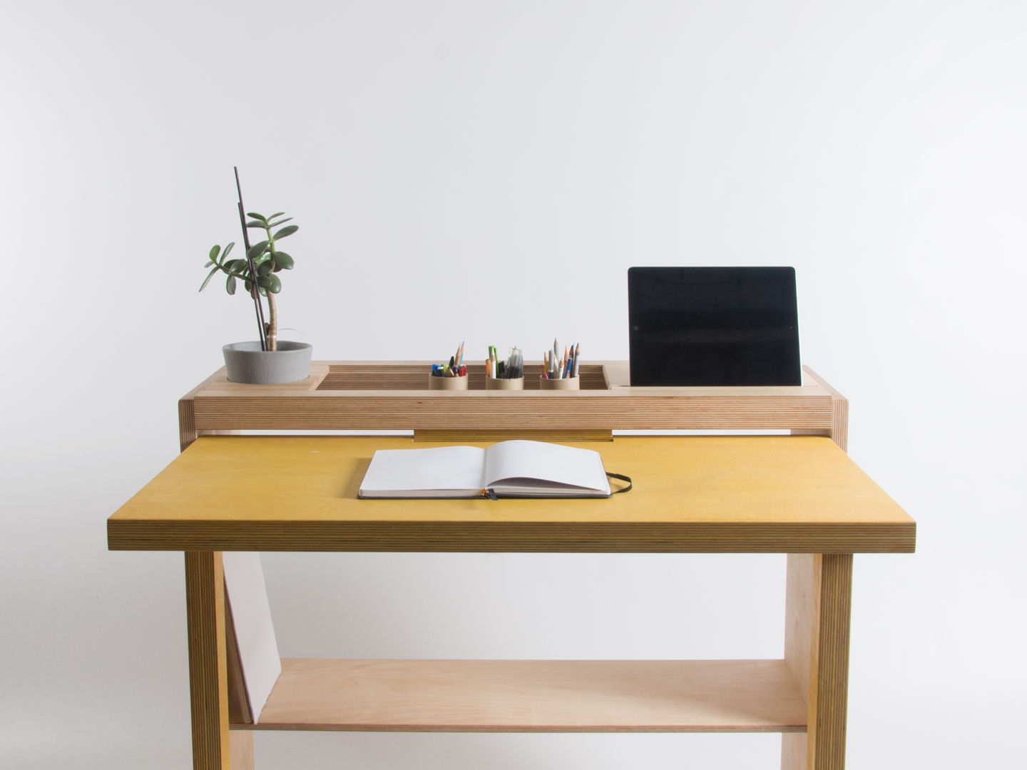 Drop-Leaf Tablet Desk, Bee9 Bee9 Espaços de trabalho minimalistas Escrivaninhas