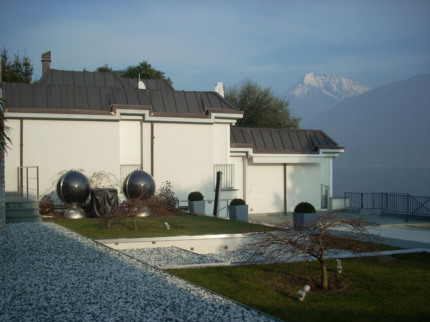 villa privata - lago di Como, SENSIBILE DE ROSALES SENSIBILE DE ROSALES Moderner Garten